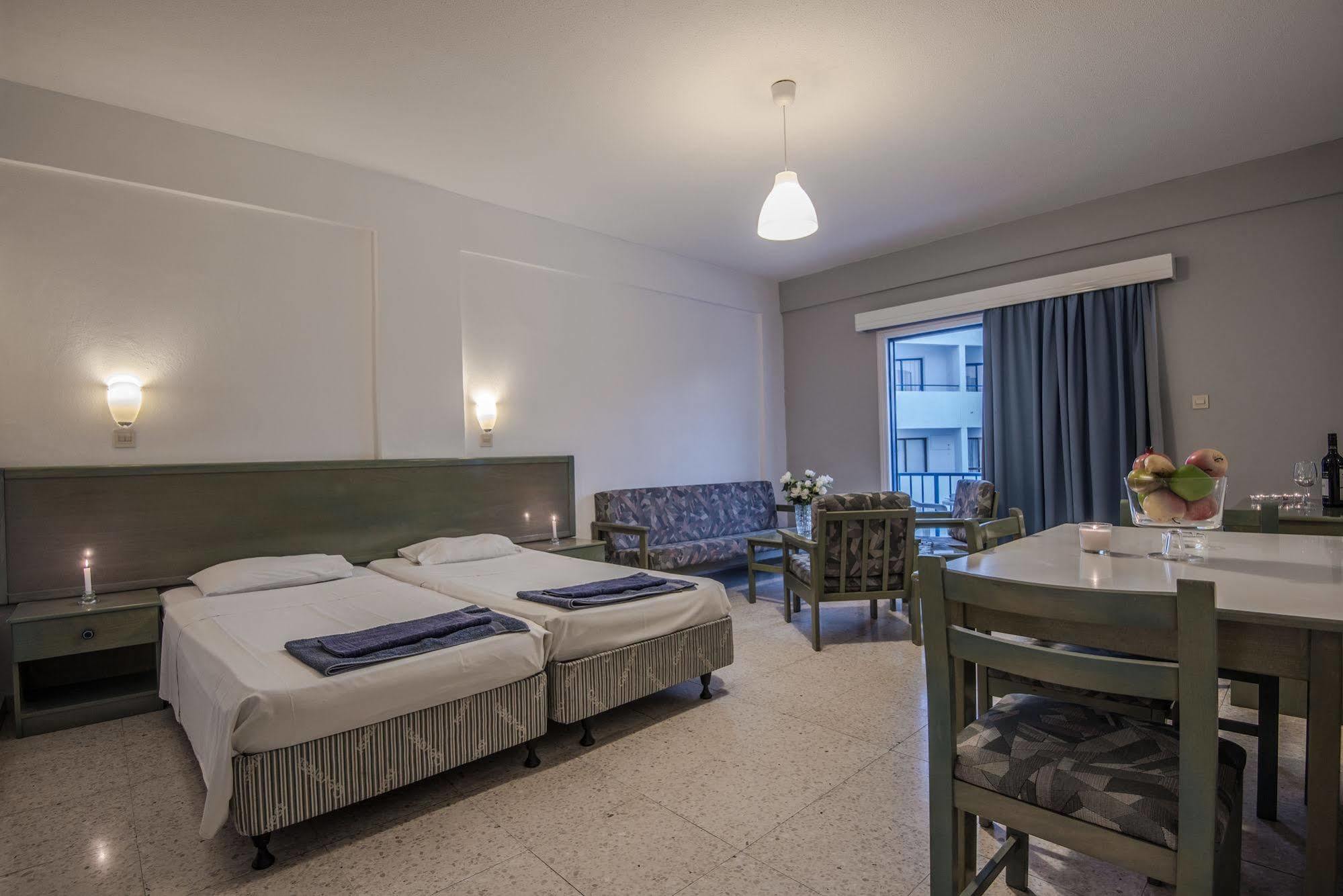 Cordelia Hotel Apartments ไอยานาปา ภายนอก รูปภาพ