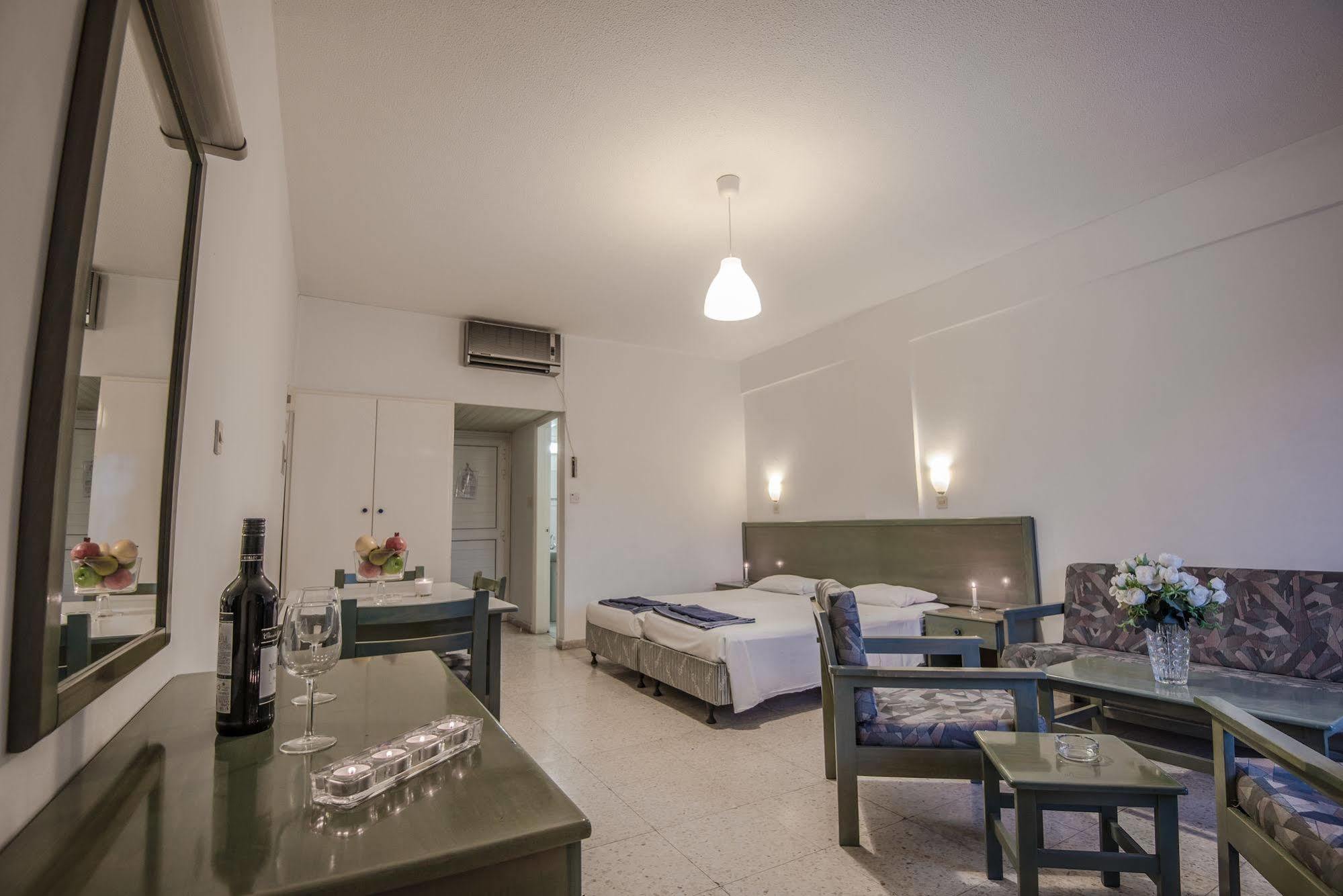 Cordelia Hotel Apartments ไอยานาปา ภายนอก รูปภาพ