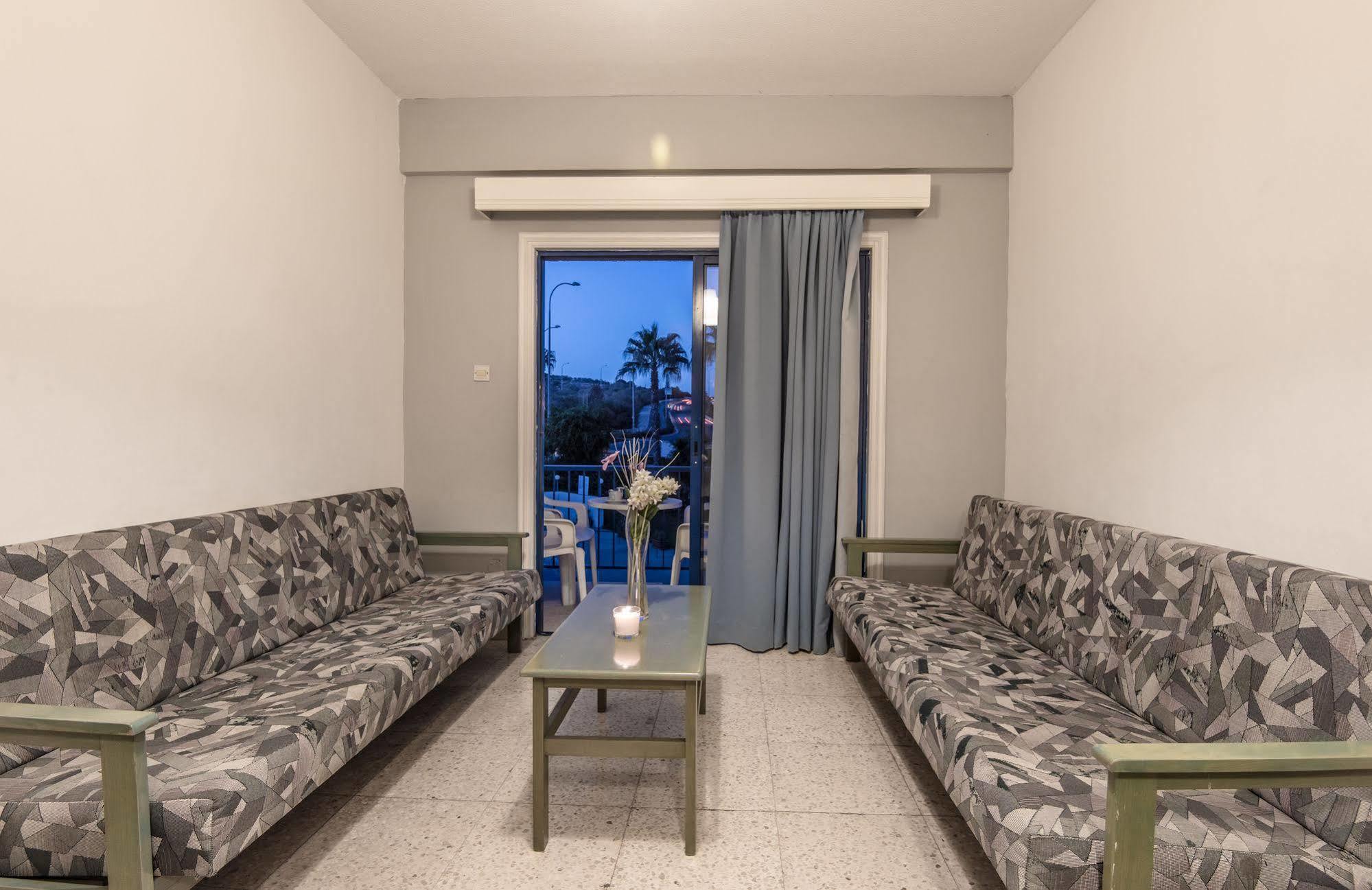 Cordelia Hotel Apartments ไอยานาปา ภายนอก รูปภาพ