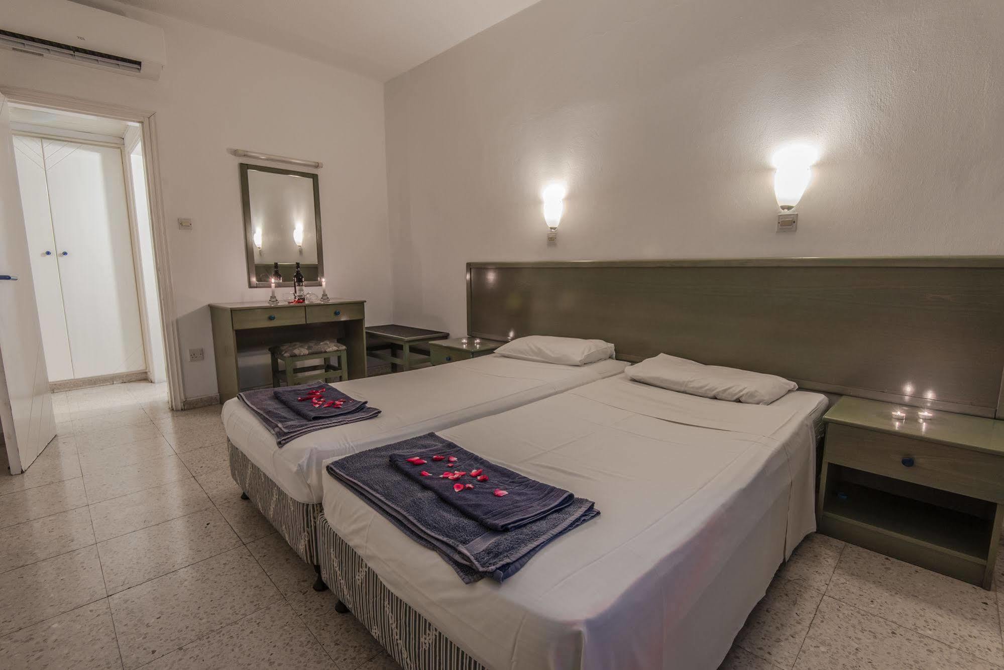 Cordelia Hotel Apartments ไอยานาปา ภายนอก รูปภาพ
