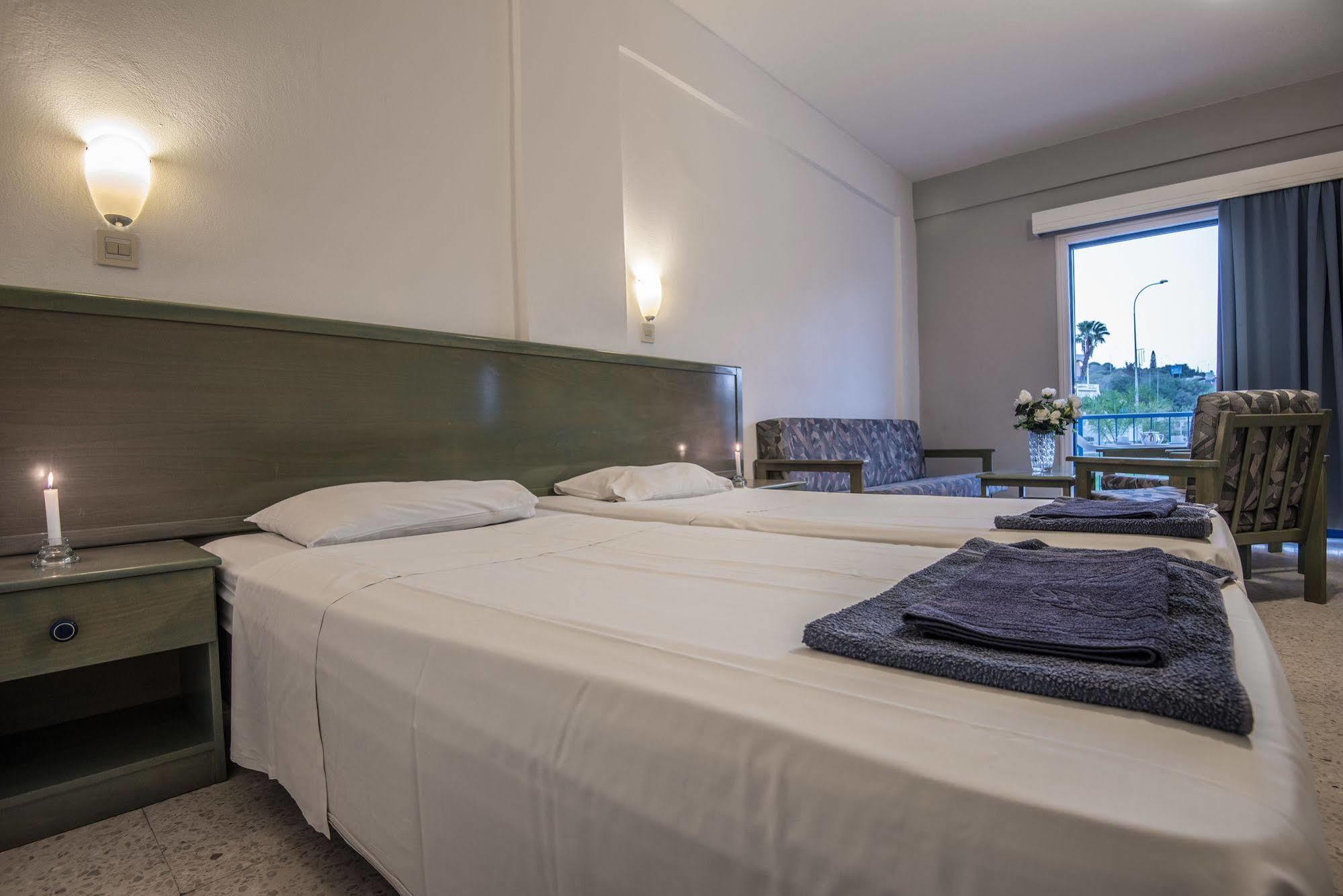 Cordelia Hotel Apartments ไอยานาปา ภายนอก รูปภาพ