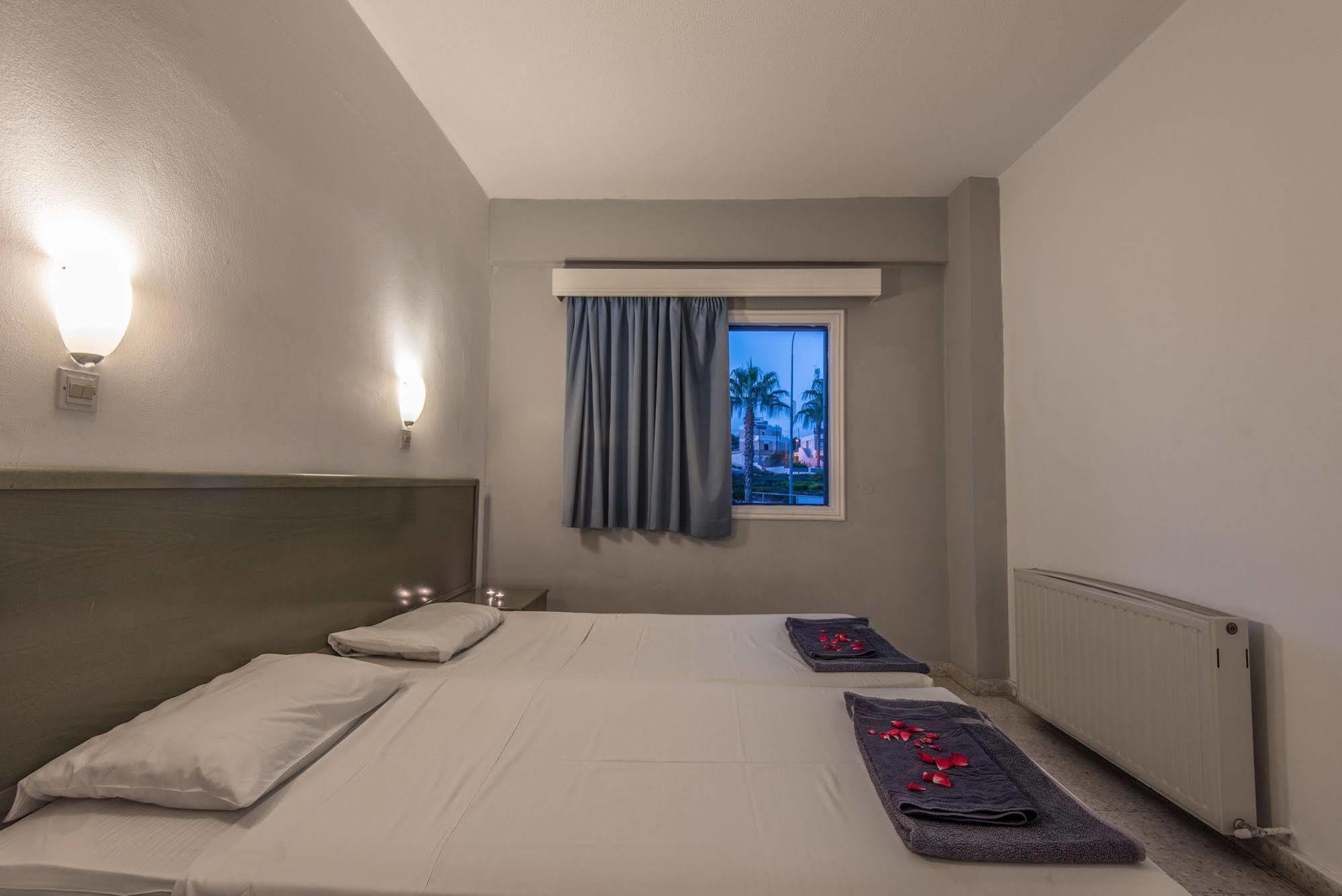 Cordelia Hotel Apartments ไอยานาปา ภายนอก รูปภาพ